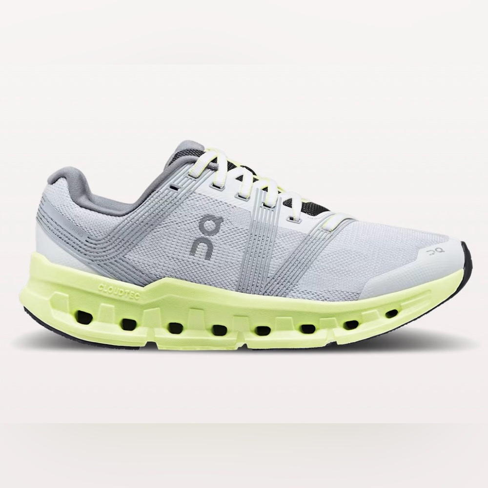 On Cloudgo women’s size 9 frost and hay